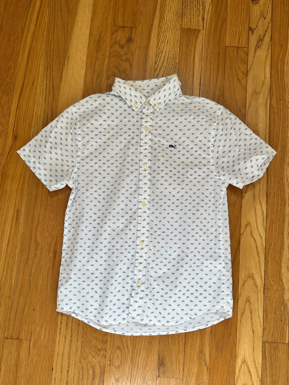 Vineyard Vines short-sleeve button-down shirt Boy’s size (8- 10)